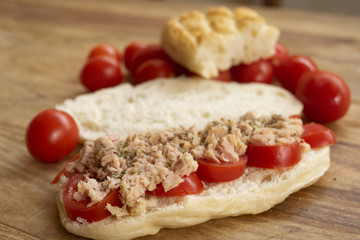 tuna and fresh tomatoes sandwich