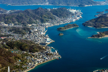 しまなみ海道生口橋上空から因島中心部方向を空撮