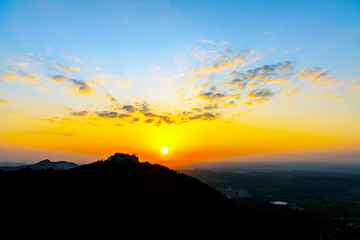 Landschaft Sonnenuntergang mit Burg