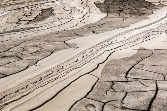 geologisches Ph&auml;nomen der Schlammvulkane in Rum&auml;nien