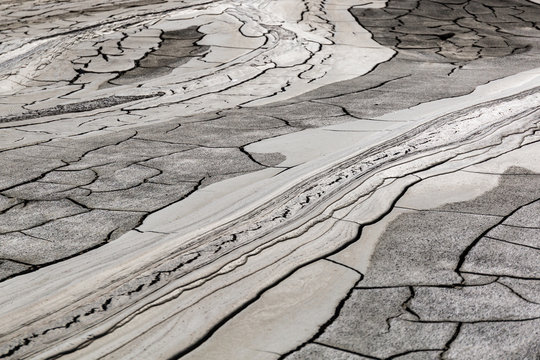 geologisches Ph&auml;nomen der Schlammvulkane in Rum&auml;nien