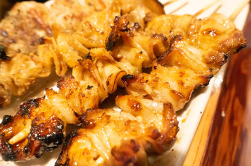 美味しそうな焼き鳥（とり皮）の写真