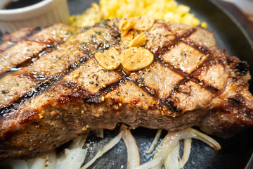 美味しそうなステーキの写真