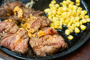 美味しそうなステーキの写真