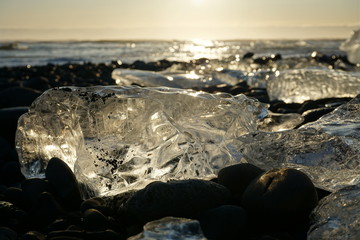 Obraz premium Der Diamantenstrand nahe der Jökulsárlón Gletscherlagune auf Island