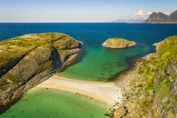 Luftaufnahme Traumstrand Hovdsundet Beach in Norwegen