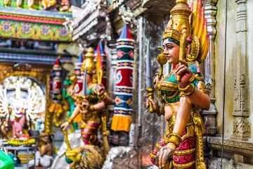 Foto op Plexiglas Interior of Sri Veeramakaliamman Temple in Singapore © monticellllo