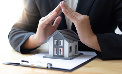 Home sales agents and home insurance are protecting and protecting residents with a strict policy...