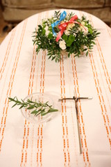  A cross prepared to celebrate the house