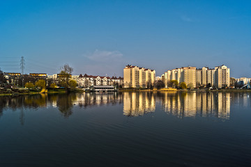 Fototapeta premium osiedle nad wodą