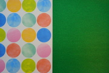 2020年3月29日撮影「多色の丸とビリヤード色」