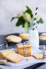 Obraz na płótnie Canvas Homemade vanilla butter shortbread cookies and milk