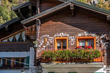 Fototapeta na wymiar beautiful typical house of mountains in Macugnaga