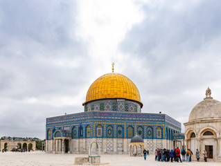 Fototapeta premium The Dome of the Rock mosque on the Temple Mount in the Old Town of Jerusalem in Israel