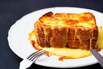 rustic american comfort food grilled cheese sandwich