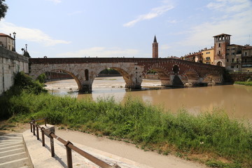 Obraz premium Verona - Adige panorama and Ponte Pietra