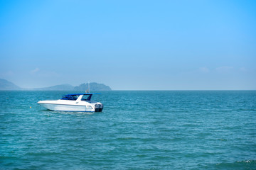 Fototapeta na wymiar speed boat in tropical sea.
