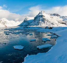 Rolgordijnen Winter landscape of dramatic mountain scenery of Lofoten, Norway © Mikael