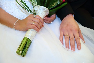 Wedding rings prepared for the wedding - obrazy, fototapety, plakaty