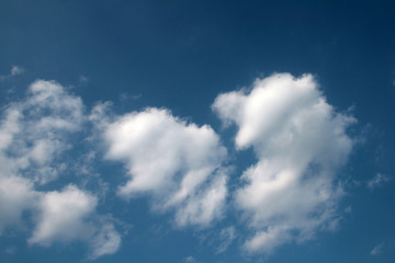 clouds in the blue sky during the daytime