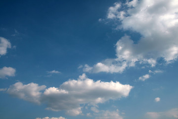 clouds in the blue sky during the daytime