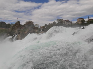 Cataratas del Rin (Su&iacute;za)