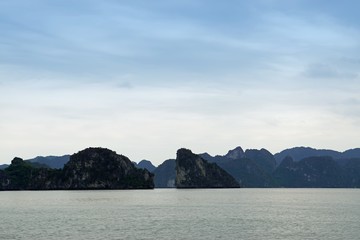 Obraz premium famous ha long bay in vietnam