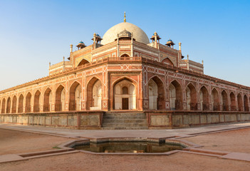 Fototapeta na wymiar Beautiful view of Humayun's Tomb is the tomb of the Mughal Emperor Humayun and the first garden-tomb on the Indian, It inspired construction of the Taj Mahal. Delhi, India