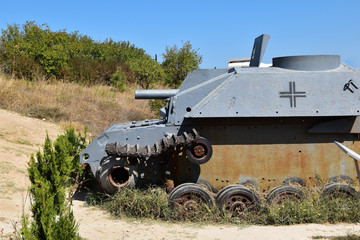 Fototapeta premium Russia. Crimea. Sevastopol September 2019. The remains of an old iron German tank during World War II. The tank depicts a German cross. Editorial License