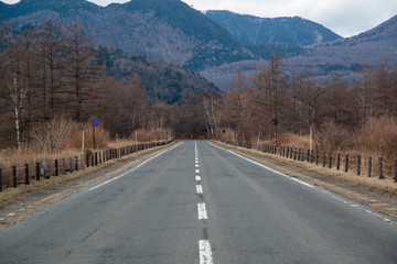 どこまでも続く道