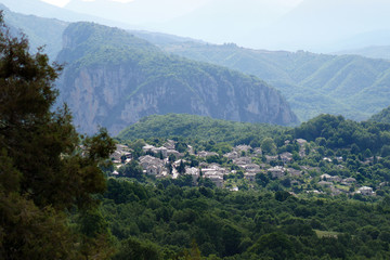 Naklejka premium Enchanting view of the small village of Monodendri, in the Vikos-Aoos national park in Epirus
