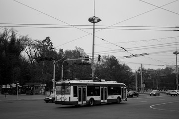 Fototapeta na wymiar Autobús eléctrico de Moldavia