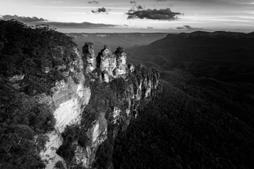 Photo sur Plexiglas Trois sœurs Black and white photo of The Three Sisters rock formation, Blue Mountains Australia