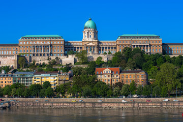 Fototapeta premium Royal Palace on the banks of the Danube
