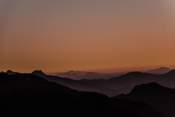 sunrise or sunset mountains - mantiqueira 