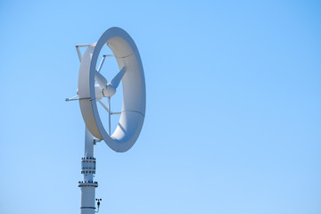 風力発電機　羽　エコロジー　青空