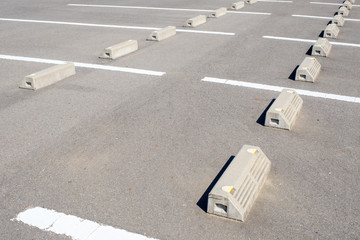 車止めのブロック　駐車場