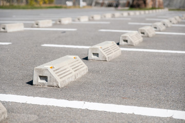 車止めのブロック　駐車場