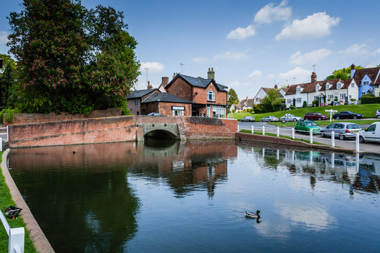 Finchingfield buildings near the village pond