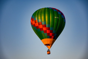 Fototapeta premium Canberra balloon festival hot air balloon at sunrise 
