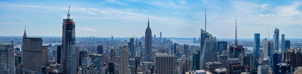 Fototapeta na wymiar New York City skyline from 30 Rock summer 