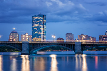 Fototapeta premium Long Fellow Bridge at Night in Boston