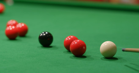 Play snooker ball on table