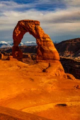 Fototapete Orange Utahs ikonischer Delicate Arch im Arches National Park in der Abenddämmerung