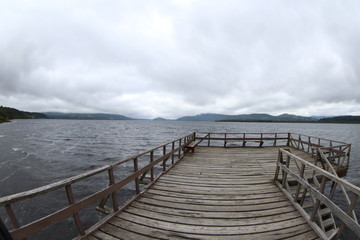 Obraz premium embarcadero de madera en día frio