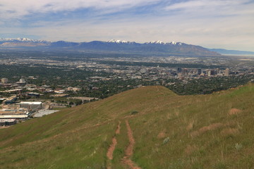Downtown Salt Lake City and the snowcapped Oqquirh Mountain range, Utah, USA