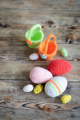 Fototapeta na wymiar Easter eggs in baskets