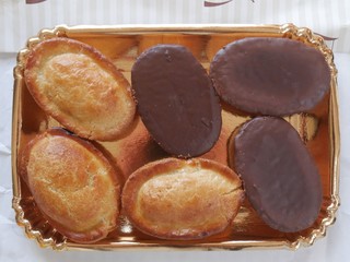 tray of Pasticciotti and Fruttoni