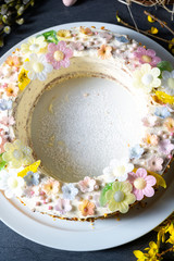 Perfect cake wreath for Easter table
