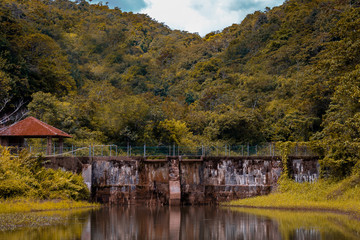 Fototapeta na wymiar The Dam in Autumn Beginning